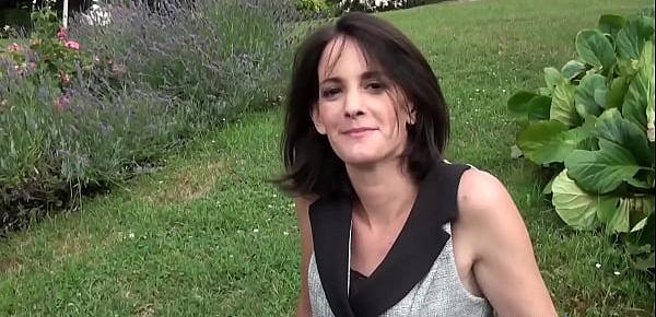 Deux bites pour Linda, milf gourmande